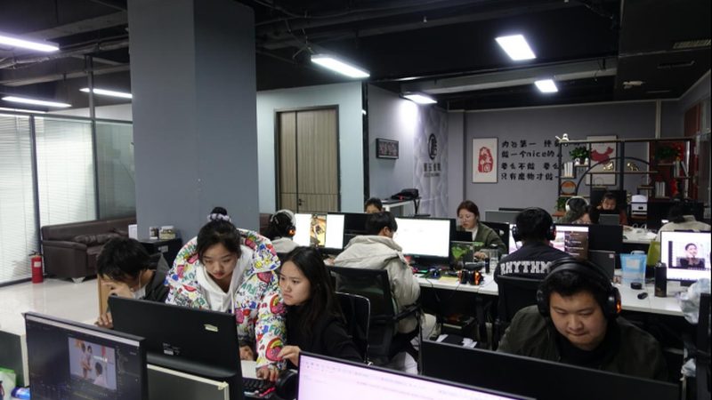 一部纪录片从想法到成片，中间隔着多少坑